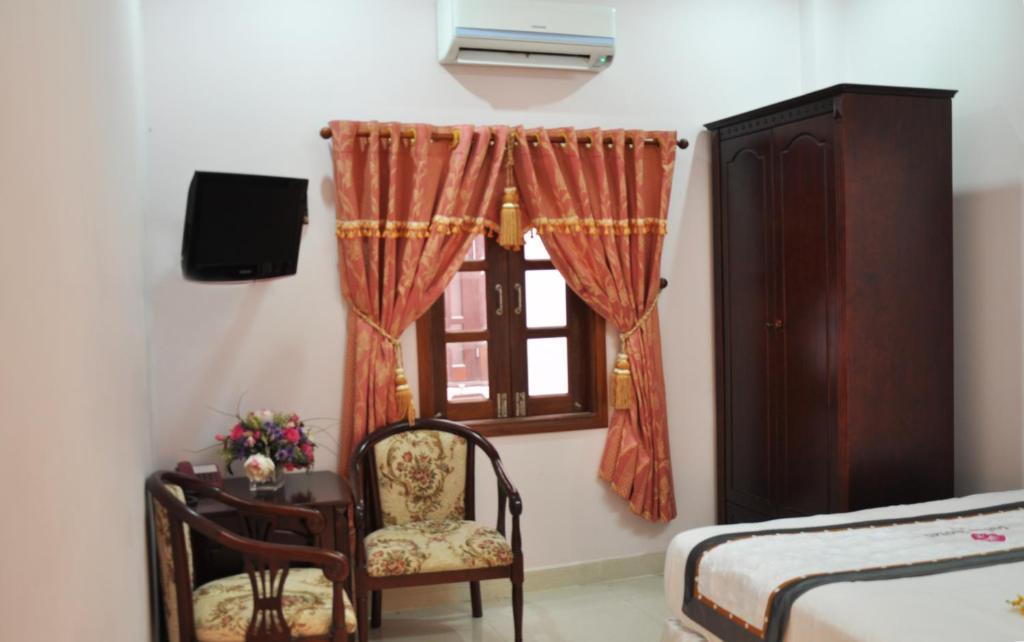 Khách sạn Palm - Hoang Dung 2*