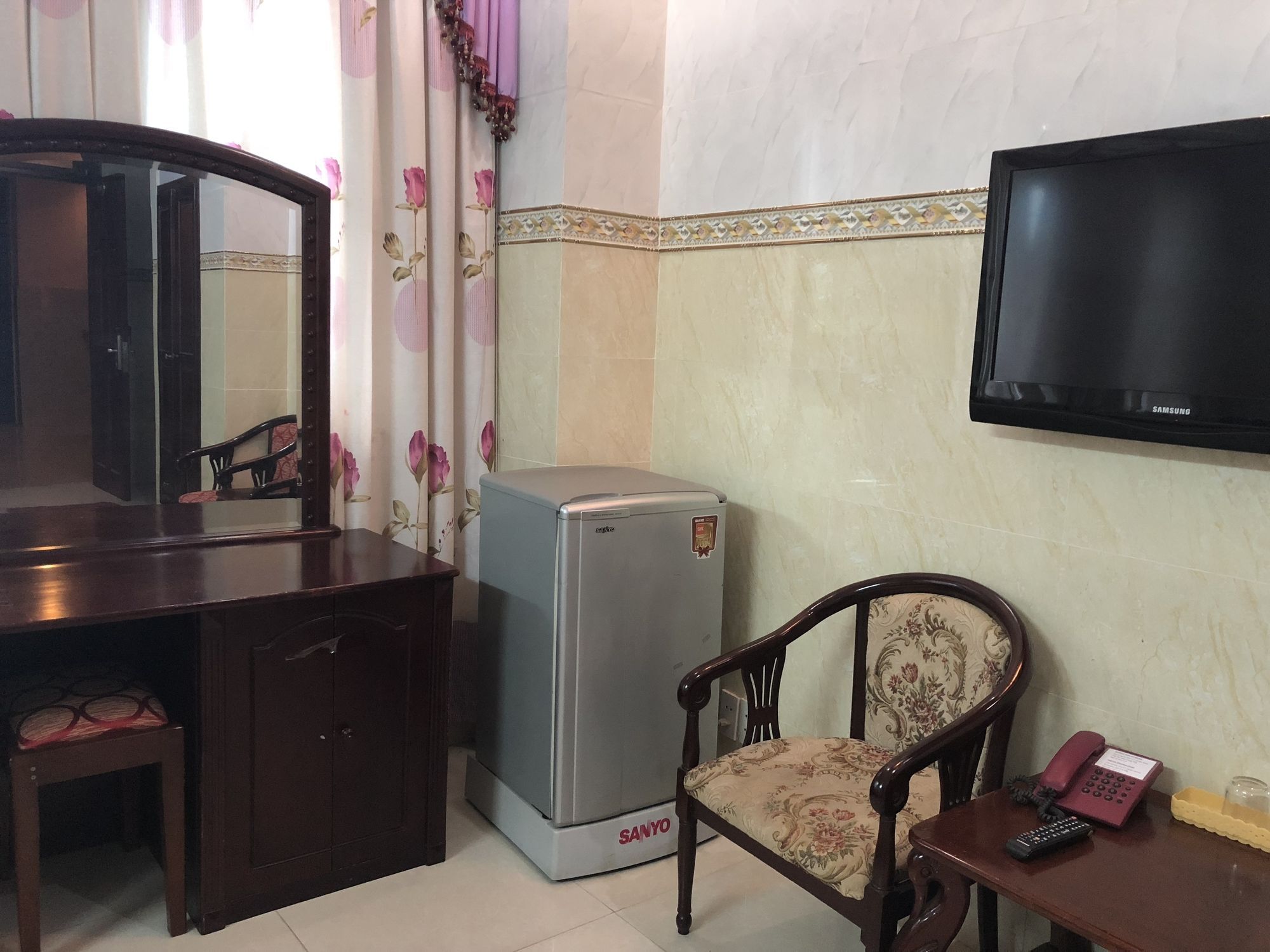 Khách sạn Palm - Hoang Dung 2*